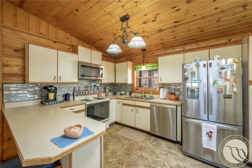 1102 Whispering Pines Drive, Billings, MT photo 6