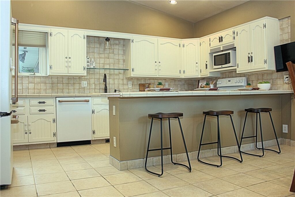 2756 Gregory Drive N, Billings, MT Single Family in Billings, MT photo 8