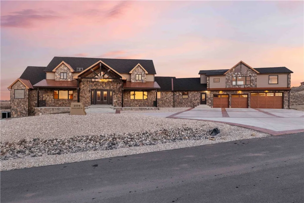 2570 Vista Loop Drive, Billings, MT photo 2
