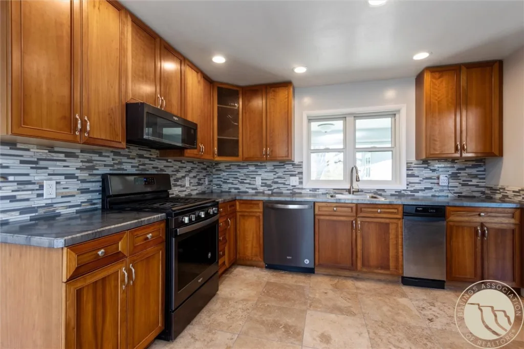 1455 Canyon Trail Road, Billings, MT photo 4