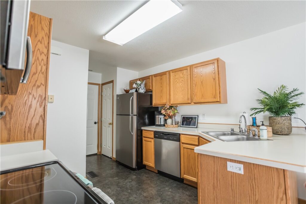 626 S 38th Street W 37, Billings, MT photo 9