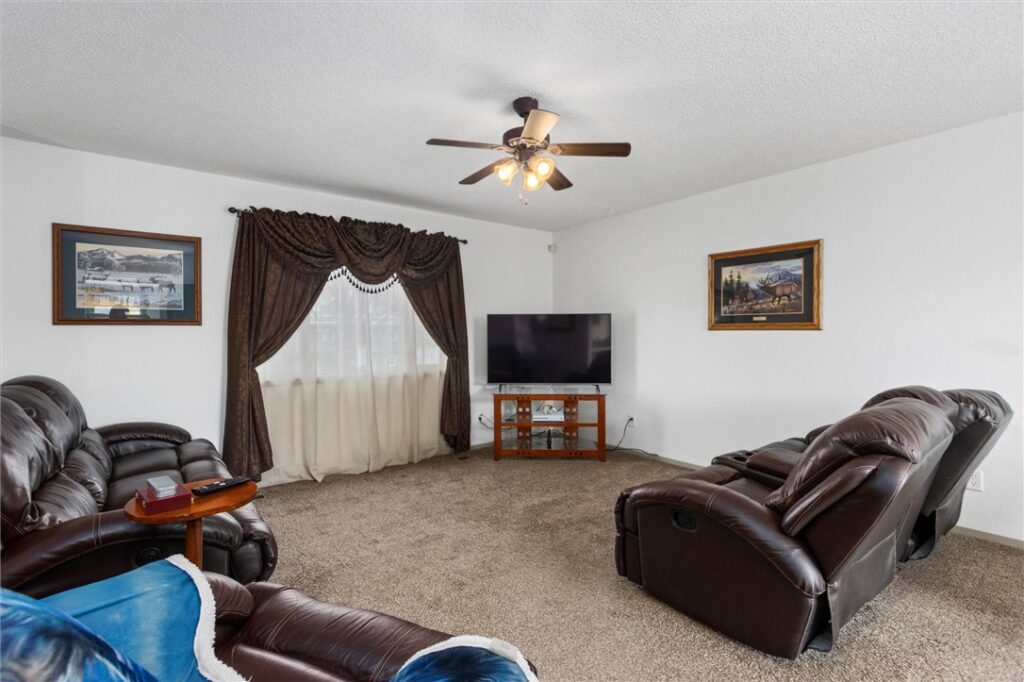 3902 Chamberlain Drive, Billings, MT photo 2