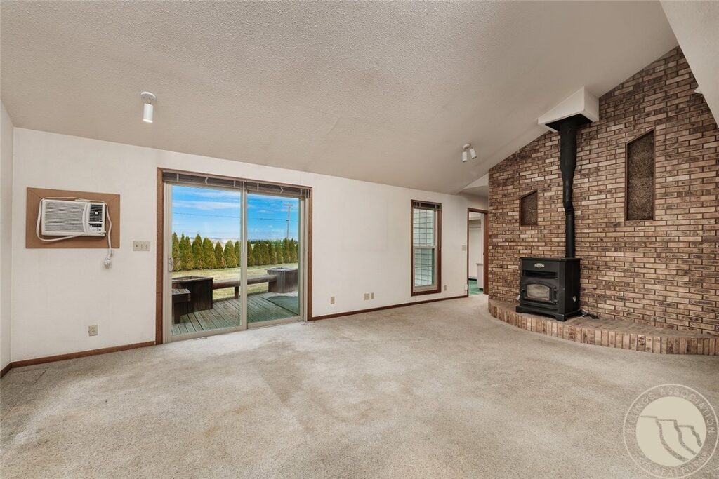 852 W I Road, Huntley, MT photo 4