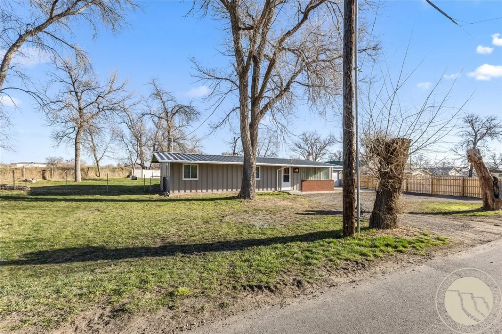 733 Logan Lane, Billings, MT photo 3