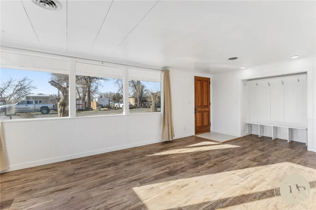 733 Logan Lane, Billings, MT photo 4