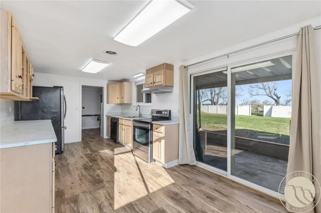 733 Logan Lane, Billings, MT photo 8