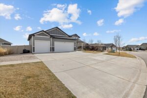 2918 W Copper Ridge, Billings, MT photo 3