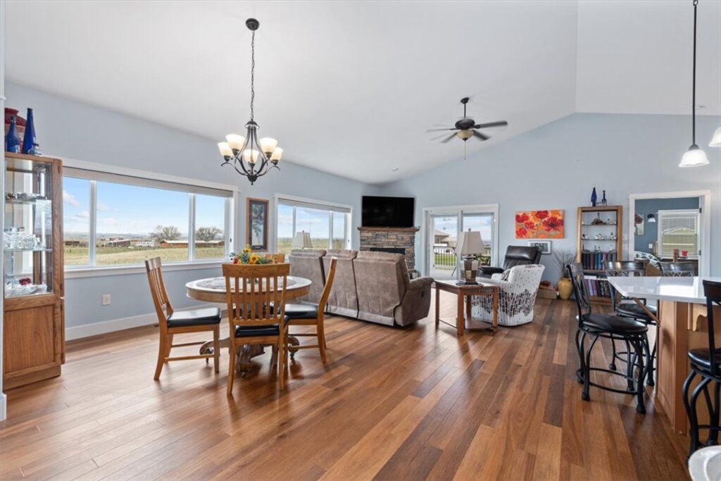 1320 Florian Avenue, Huntley, MT photo 9