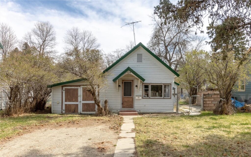 119 S Woodard Avenue, Absarokee, MT photo 1