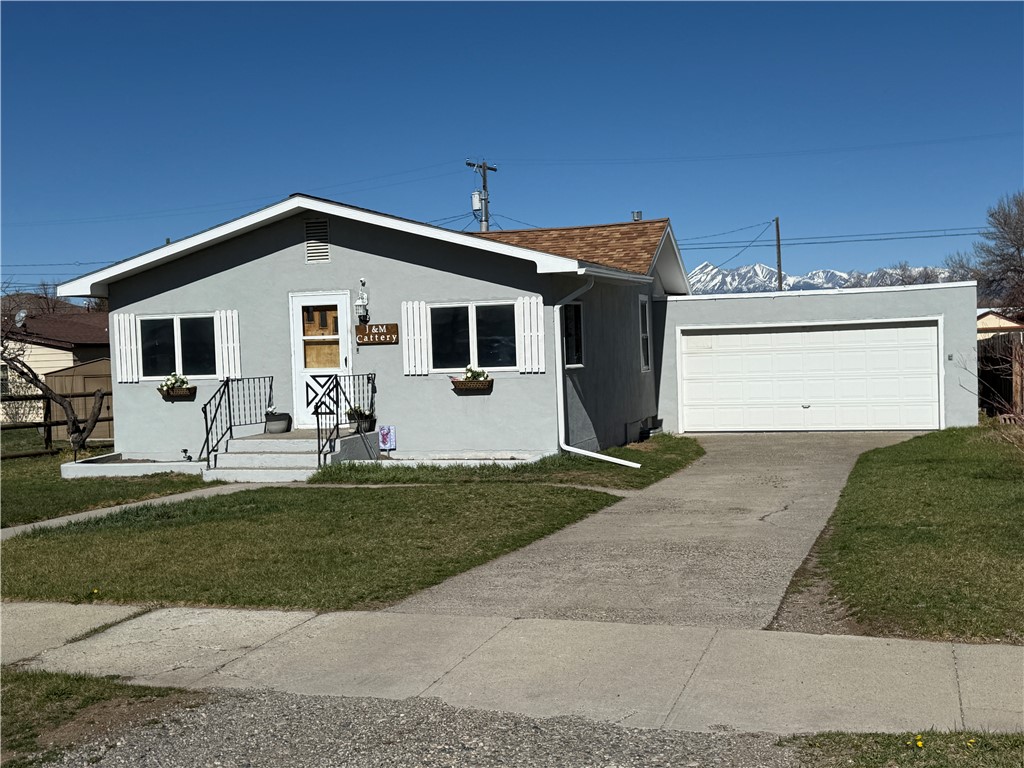 412 W 4th Avenue, Big Timber, MT photo 1