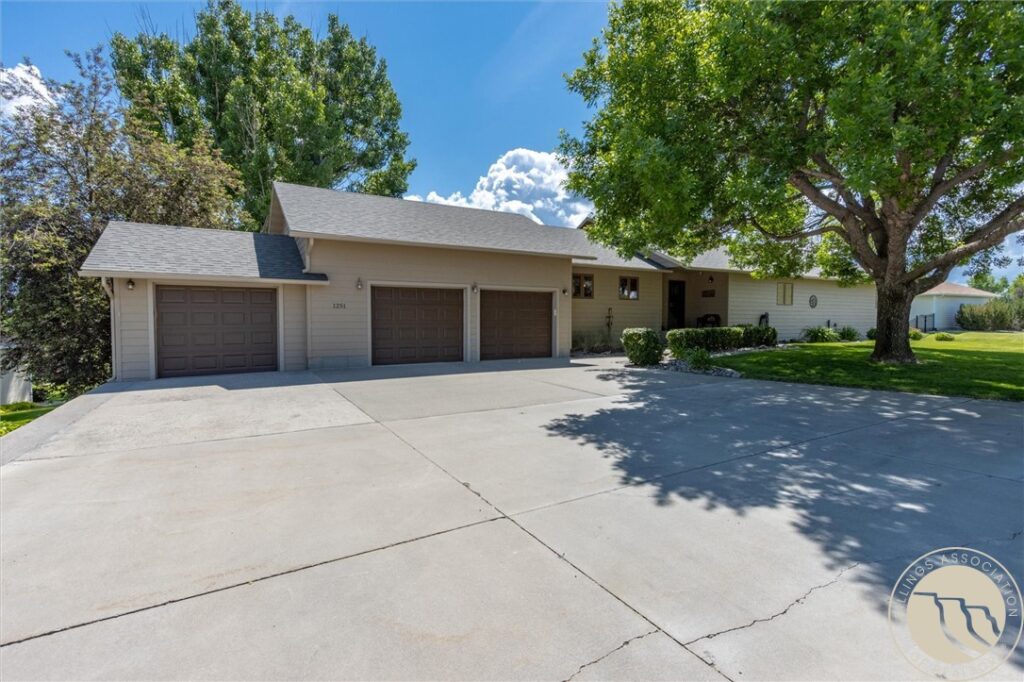 1251 CHIPPER Lane, Huntley, MT