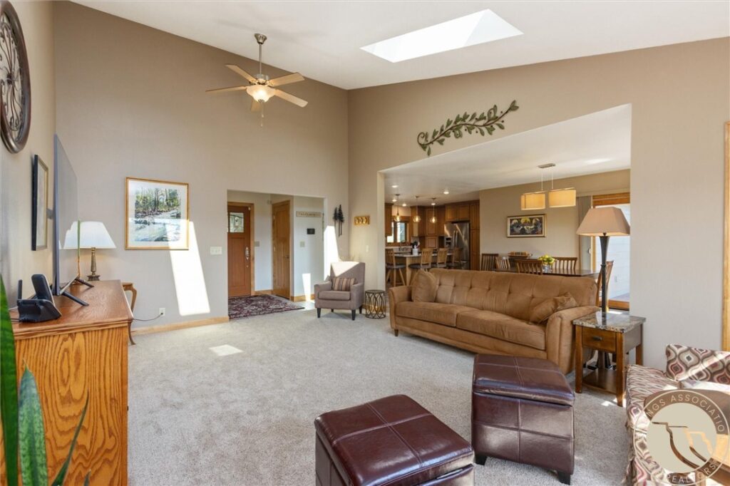 1251 CHIPPER Lane, Huntley, MT photo 5