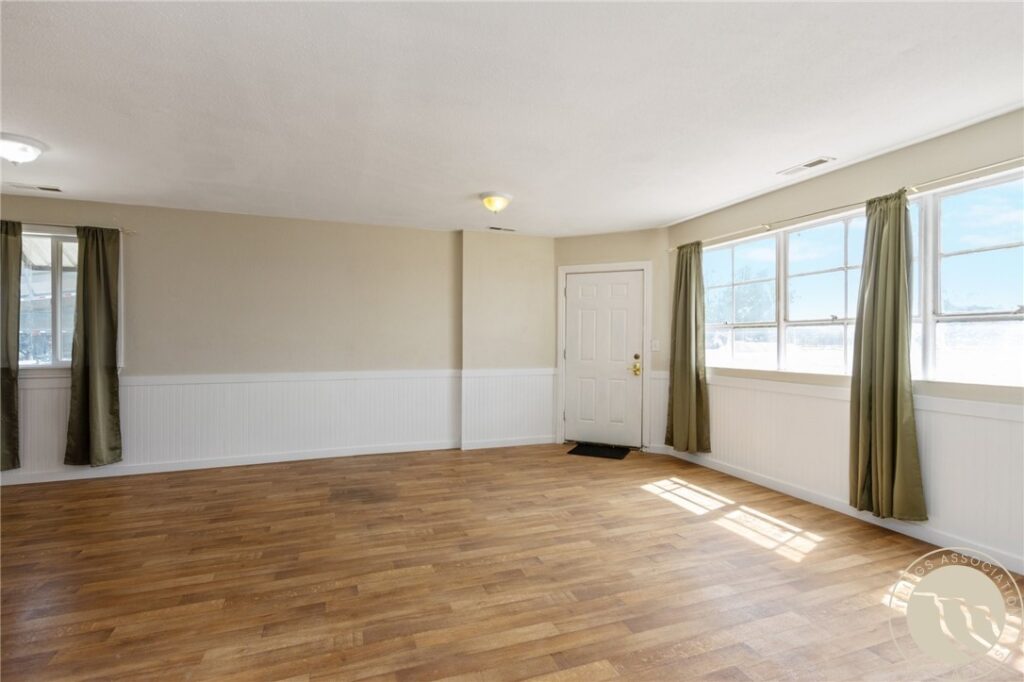 76 Sawyer Loop, Hardin, MT photo 3