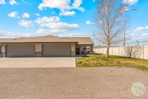 1439 River Point Loop 1, Billings, MT photo 3