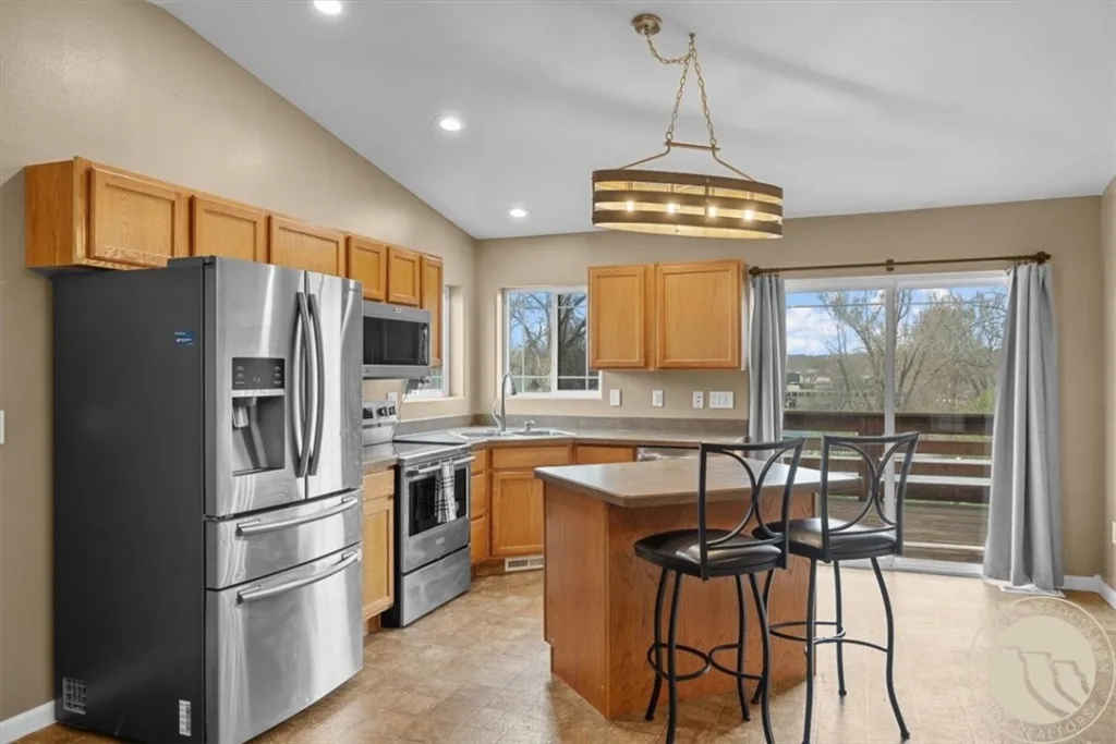 1836 Wicks Ln, Billings, MT photo 6