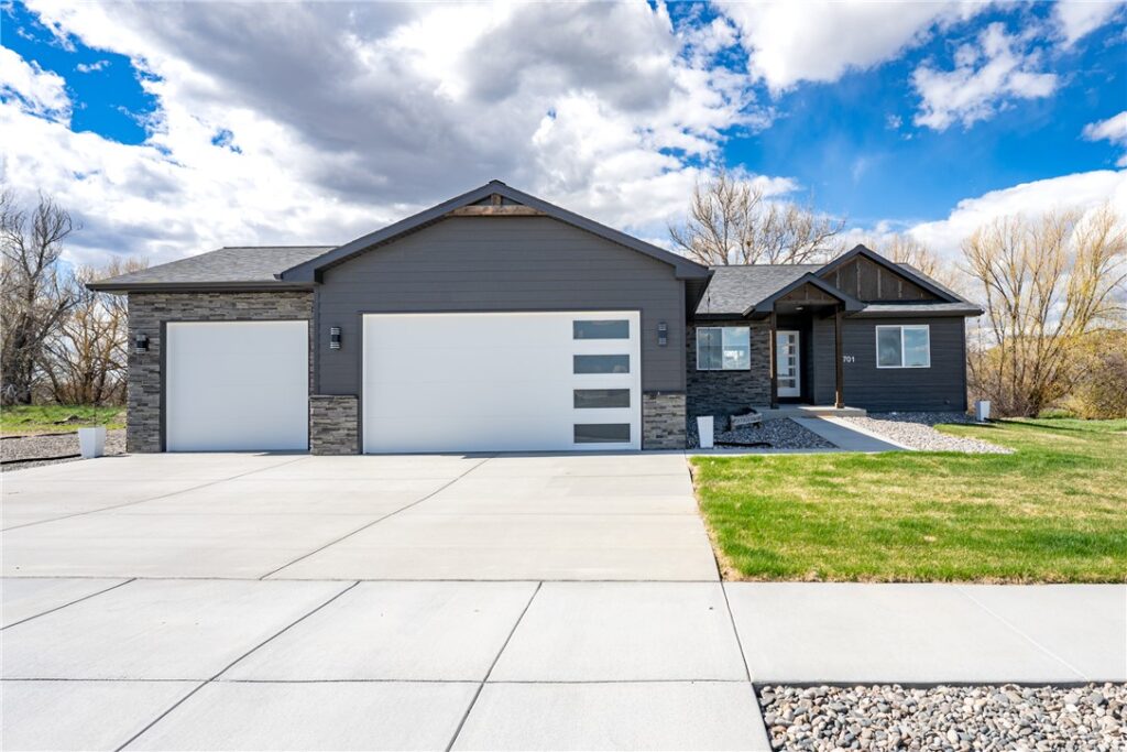 2701 Strapper Lane, Billings, MT