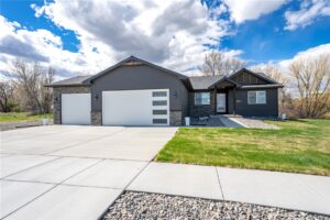 2701 Strapper Lane, Billings, MT photo 2