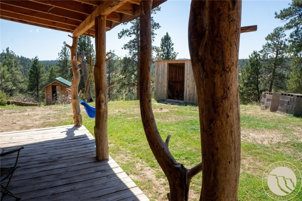 448 W Parrot Creek, Roundup, MT photo 2