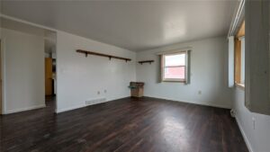 131 Maple Avenue, Glendive, MT photo 8