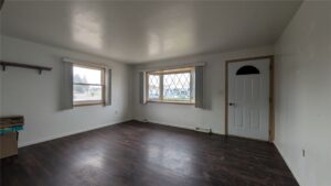 131 Maple Avenue, Glendive, MT photo 9