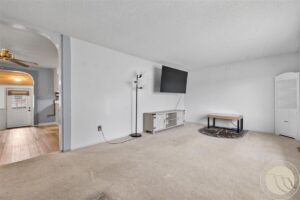 2744 Phyllis Circle S, Billings, MT photo 2