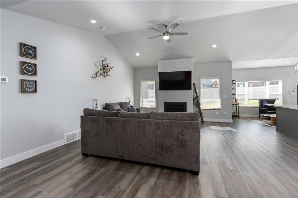 430 Montecito Avenue, Billings, MT photo 2