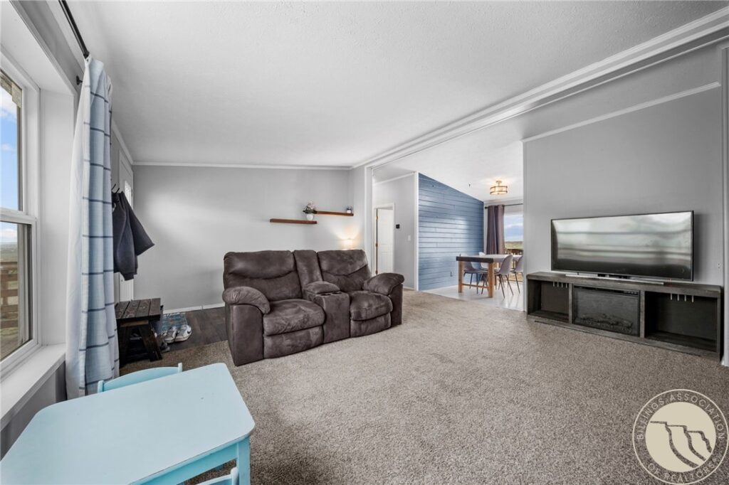 6830 Shooters Bluff Trl, Huntley, MT photo 5