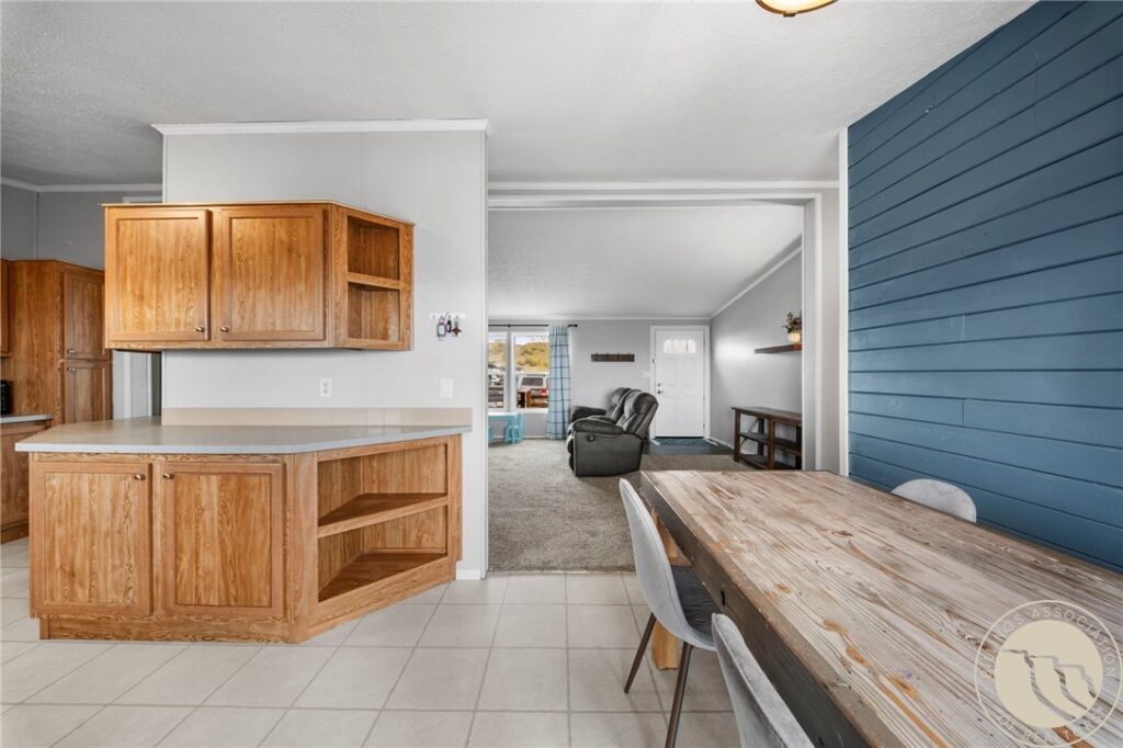 6830 Shooters Bluff Trl, Huntley, MT photo 10