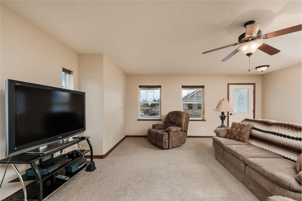 644 Antelope Circle, Billings, MT photo 2