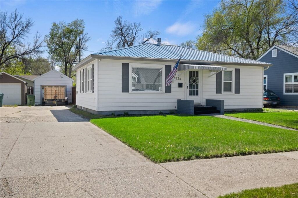 824 Wyoming Avenue, Billings, MT photo 2