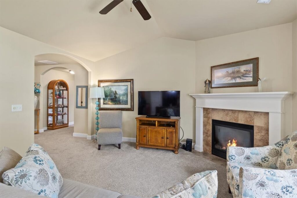 321 Stonegate Circle, Billings, MT photo 6