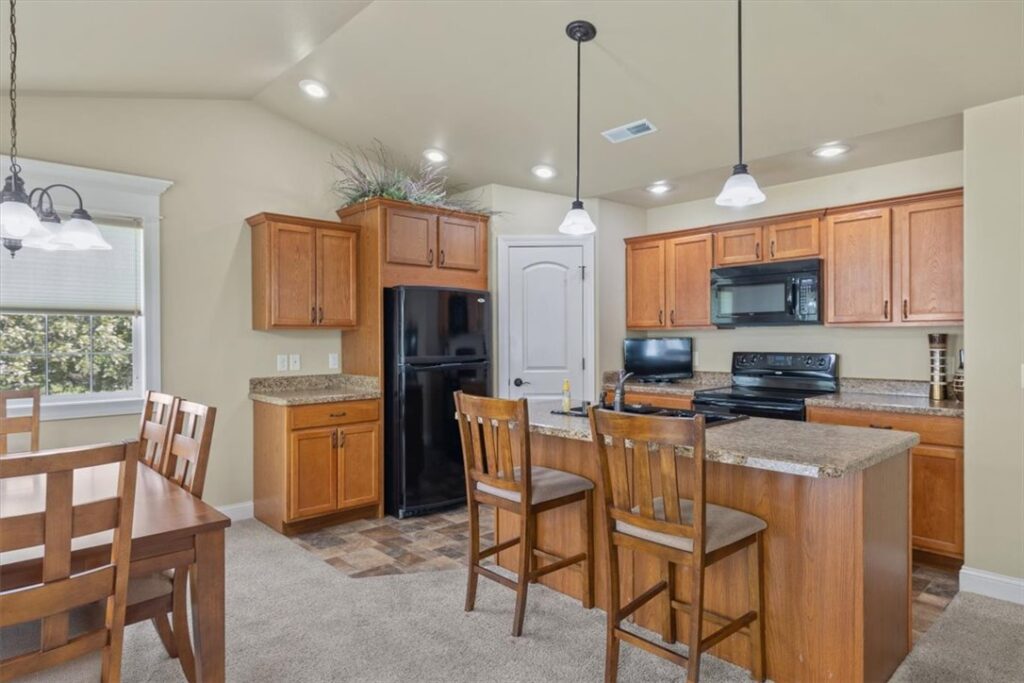 321 Stonegate Circle, Billings, MT photo 8