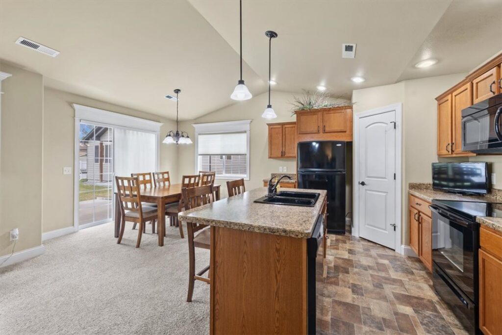 321 Stonegate Circle, Billings, MT photo 9
