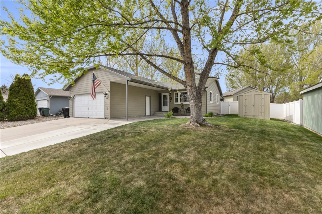 738 Briar Place, Billings, MT