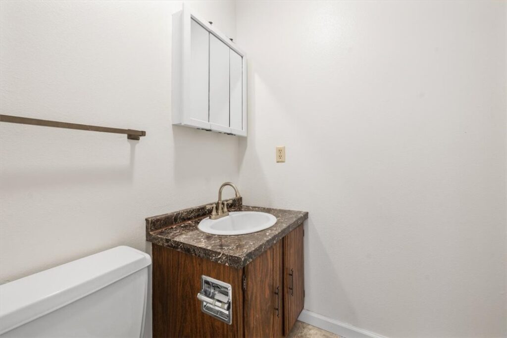2252 Avenue C, Billings, MT photo 4