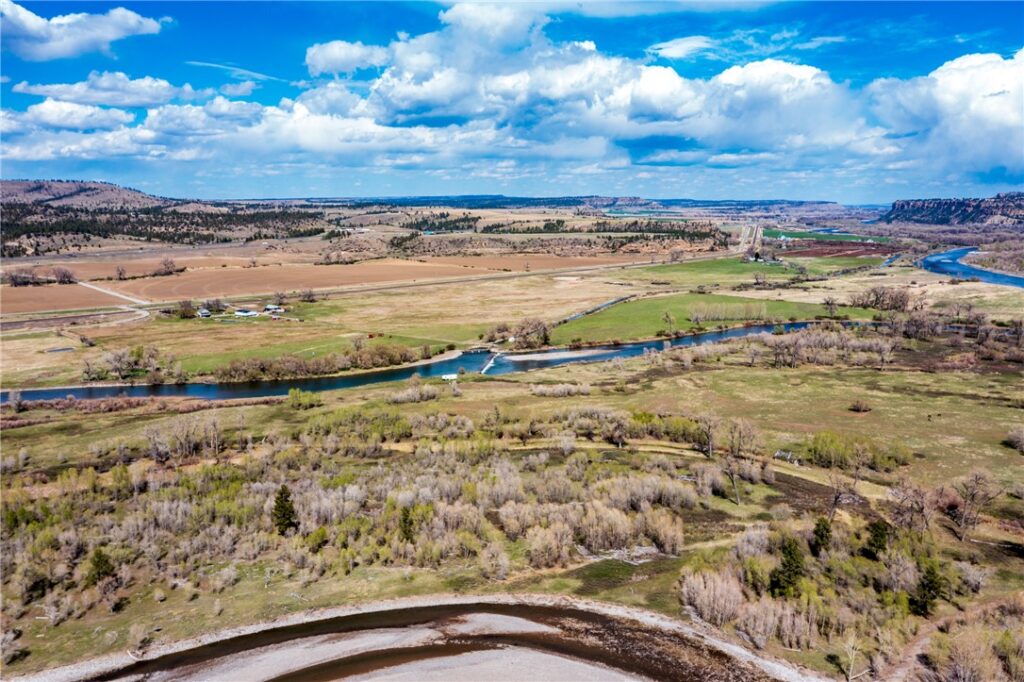 1964 Highway 10, Park City, MT photo 8