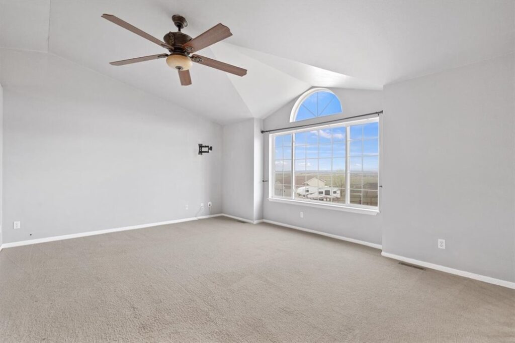 7645 Century Hills Road N, Billings, MT photo 2