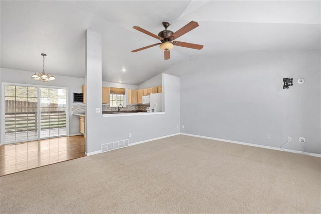 7645 Century Hills Road N, Billings, MT photo 3