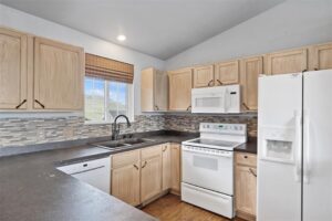 7645 Century Hills Road N, Billings, MT photo 9