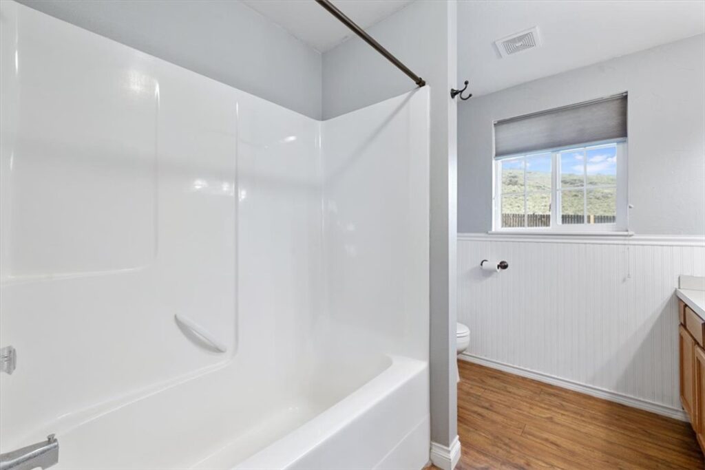 7645 Century Hills Road N, Billings, MT photo 10