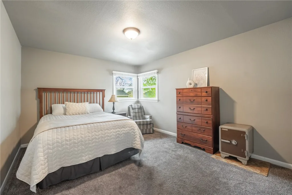 1815 Wyoming Avenue, Billings, MT photo 10