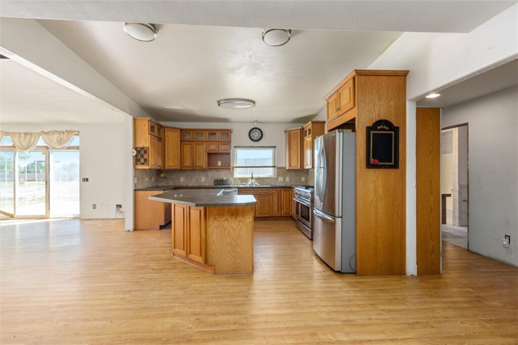 714 N Eggebrecht Lane, Billings, MT photo 3