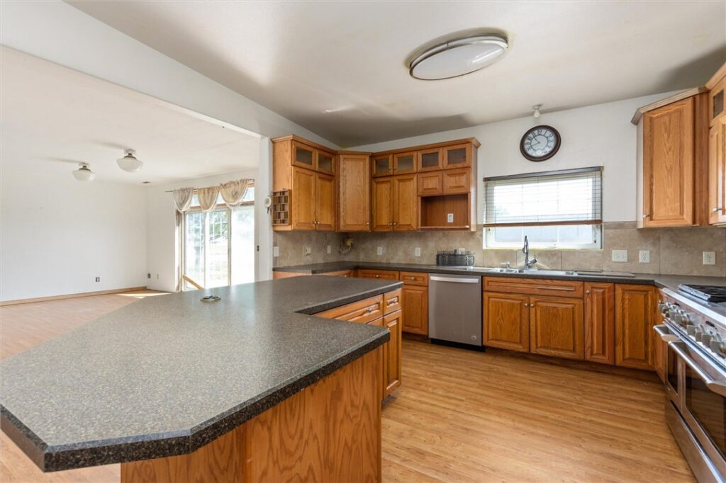 714 N Eggebrecht Lane, Billings, MT photo 4