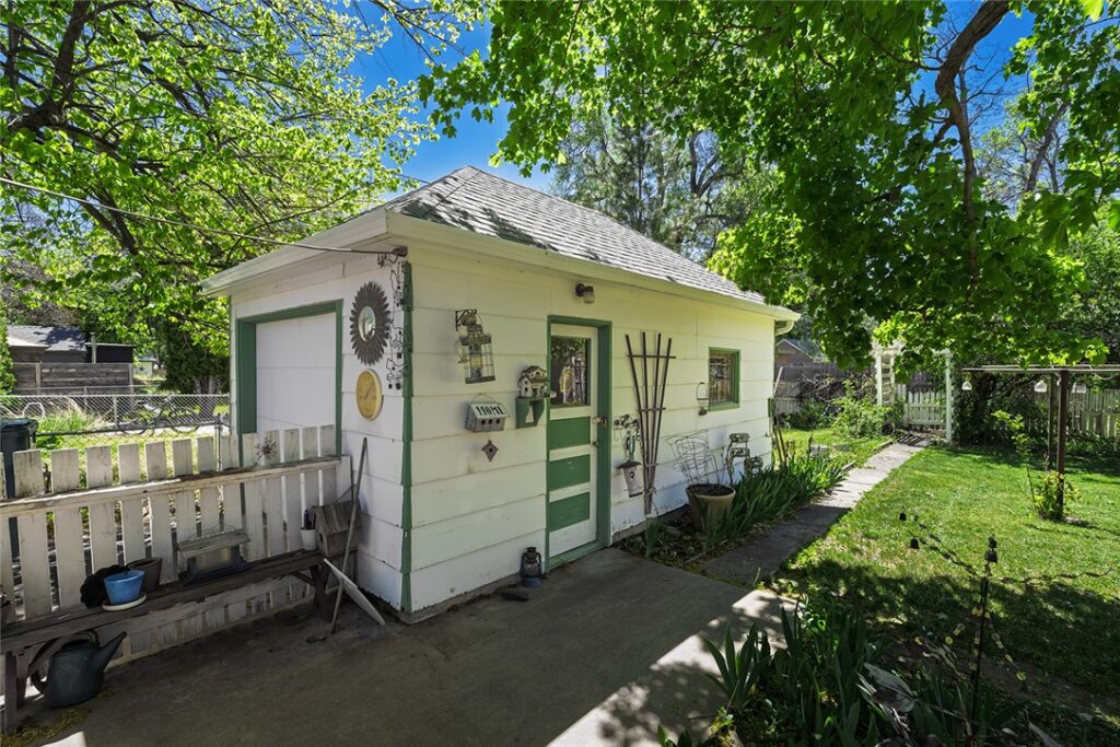 728 Clark Avenue, Billings, MT photo 3