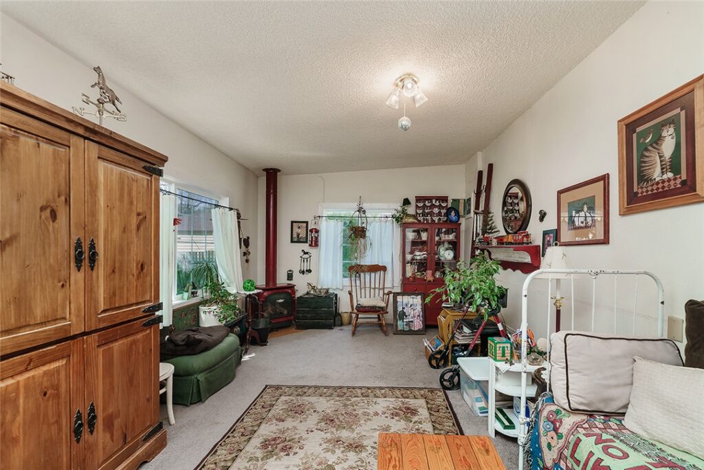 728 Clark Avenue, Billings, MT photo 10