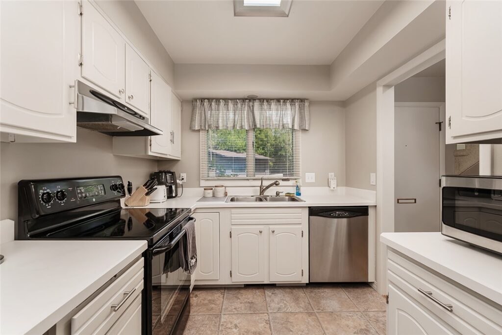 910 13th Street W, Billings, MT Townhouse in Billings, MT photo 4