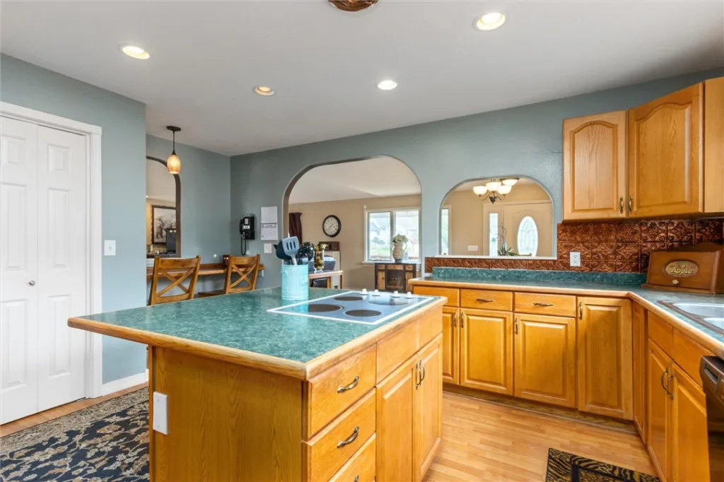 1301 Whispering Pines Drive, Billings, MT Single Family in Billings, MT photo 8