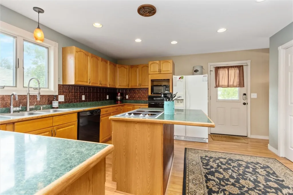 1301 Whispering Pines Drive, Billings, MT Single Family in Billings, MT photo 9