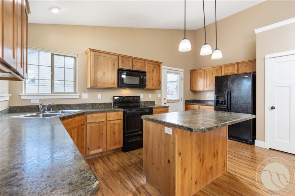 5816 Red Berry Trail, Billings, MT Single Family in Billings, MT photo 10
