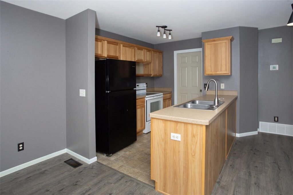527 Killarney St, Billings, MT Townhouse in Billings, MT photo 6